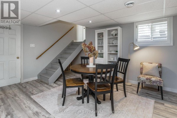 19 Bridle Road, Penetanguishene, ON L9M1J5 Photo 3