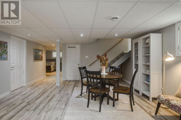 19 Bridle Road, Penetanguishene, ON L9M1J5 Photo 4
