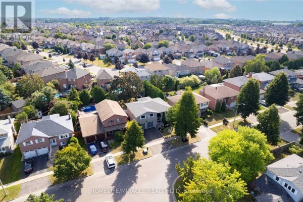 19 Bruntsfield Street, Clarington, ON L1E1B4 Photo 2