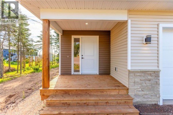 5pc Ensuite bath - 19 Burman Street, Sackville, NB E4L0C2 Photo 5
