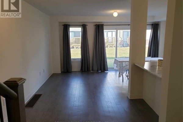 19 Caspian Square, Clarington, ON, photo 2