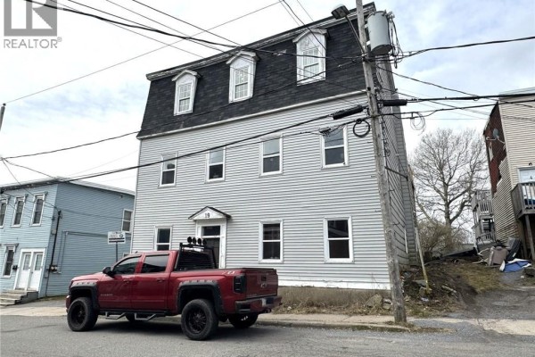 19 Cedar Street, Saint John, NB E2K1C8 Photo 2