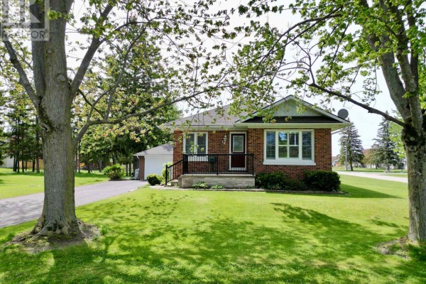 Den - 19 Centre Street, Bluewater, ON N0M2T0 Photo 2