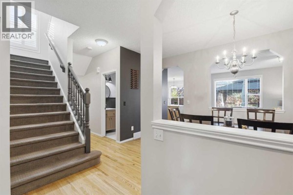 Kitchen - 19 Chapman Way Se, Calgary, AB T2X3R1 Photo 4