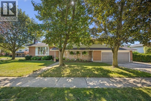 5pc Bathroom - 19 Christine Crescent, Kitchener, ON N2B2M2 Photo 4