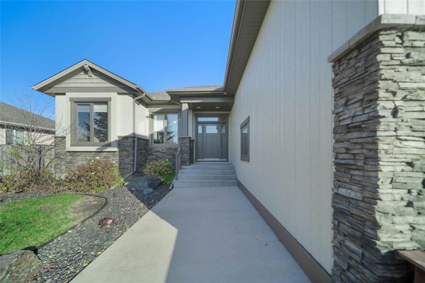 Kitchen - 19 Crystal Drive, Oakbank, MB R5N0M9 Photo 2