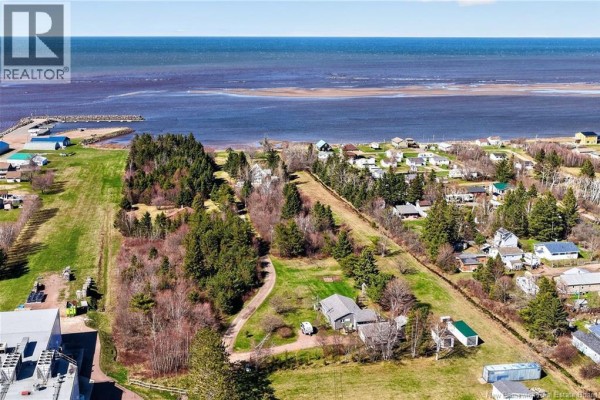 19 Des Lauriers Road, Grand Barachois, NB, photo 2
