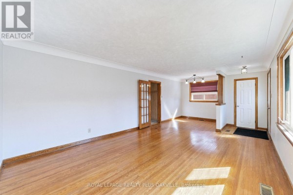 Bedroom 3 - 19 Endfield Avenue, Hamilton, ON L8T2L3 Photo 5