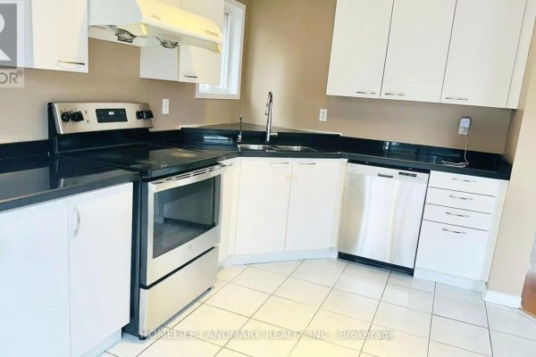 Family room - 19 Fairlawn Avenue, Markham, ON L6C2E7 Photo 3