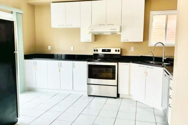 Kitchen - 19 Fairlawn Avenue, Markham, ON L6C2E7 Photo 4