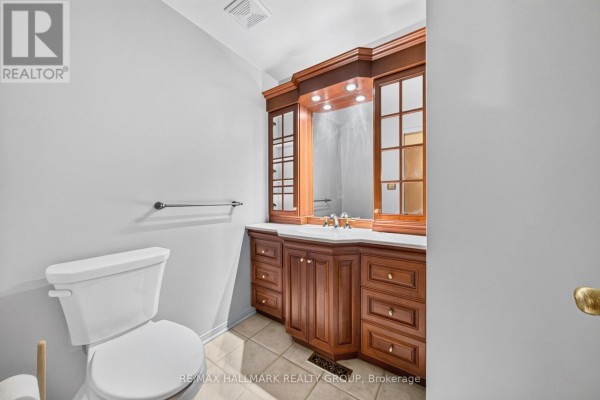 19 Fallow Court, Ottawa, ON K1T1W8 Photo 3