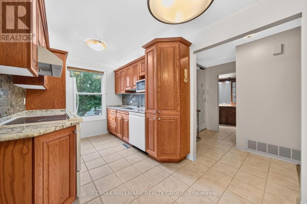 19 Fallow Court, Ottawa, ON K1T1W8 Photo 4