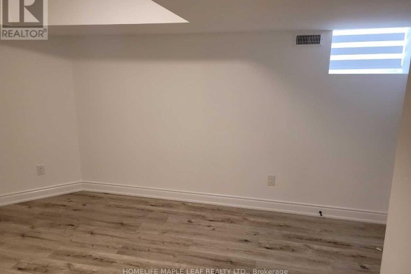 19 Freshspring Drive, Brampton, ON L6R3H6 Photo 5
