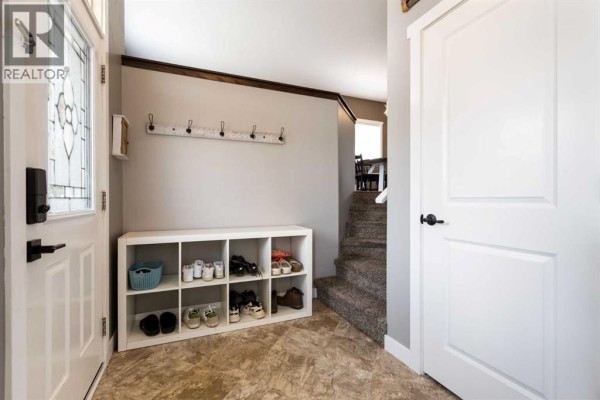 Living room - 19 Hanson Green, Penhold, AB T0M1R0 Photo 3