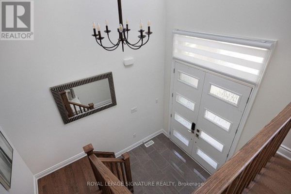Mud room - 19 Hollyhock Court, Toronto, ON M3B0B4 Photo 3