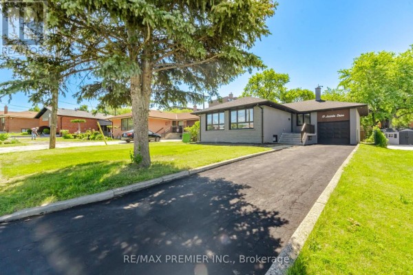 19 Jacinta Drive, Toronto, ON, photo 2