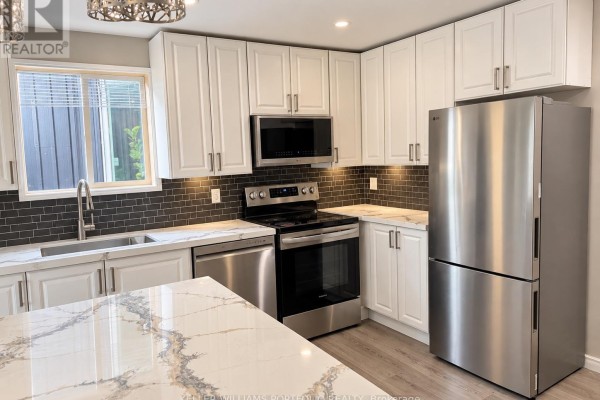 19 Kelvin Avenue, Toronto, ON M4C5C7 Photo 4