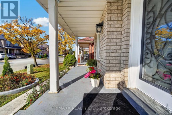 19 Leopard Gate, Brampton, ON L6R2J5 Photo 3