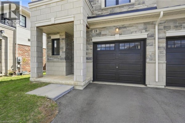 19 Mia Drive, Hamilton, ON, photo 3