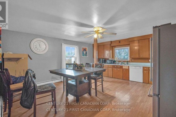 Primary Bedroom - 19 Montgomery Drive, Chatham Kent, ON N8A1P2 Photo 4