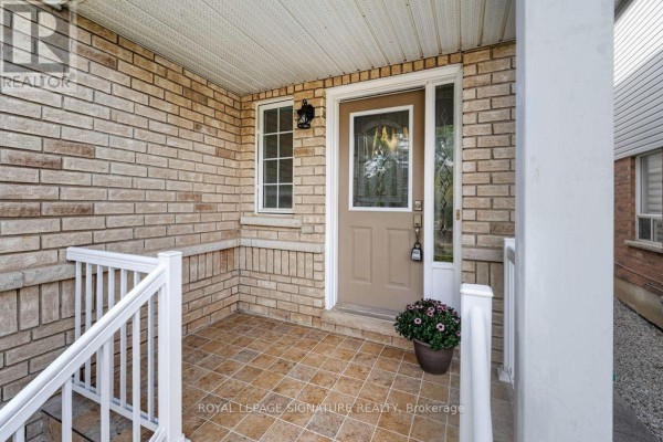 19 Mossgrove Crescent, Brampton, ON, photo 3