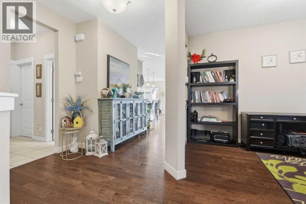 Kitchen - 19 Mount Rae Heights, Okotoks, AB T1S0M6 Photo 4