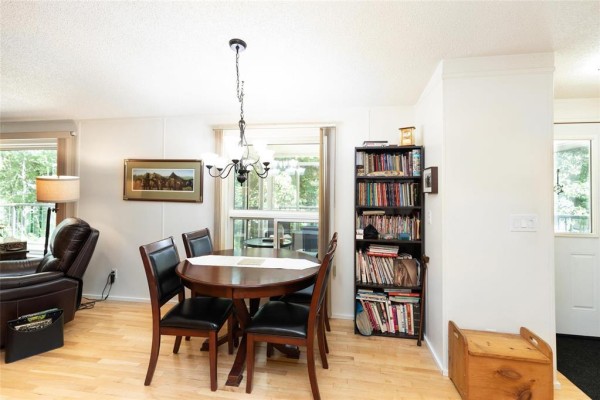 19 Paradise Drive, Ste Anne, MB R5H1H3 Photo 5