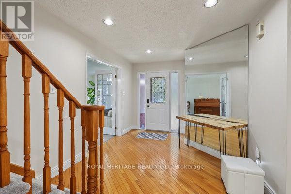 Laundry room - 19 Peachtree Crescent, Clarington, ON L1C4K8 Photo 3