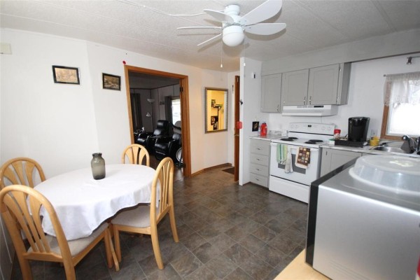 Bedroom - 19 Poplar Avenue, Carman, MB R0G0J0 Photo 4
