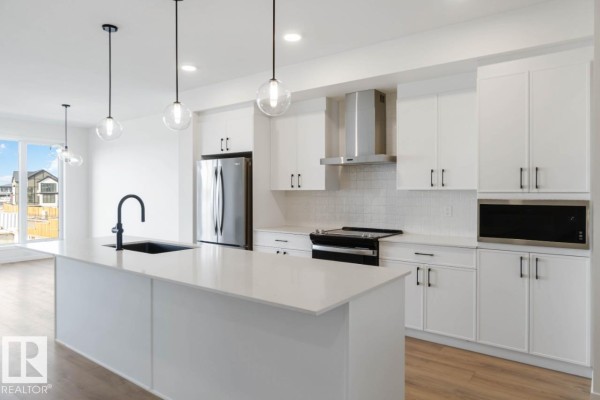 Kitchen - 19 Redbud Wy, St  Albert, AB T8M8G2 Photo 3
