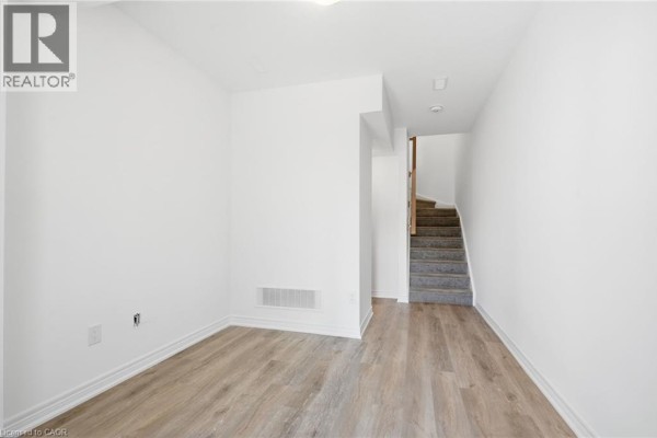 3pc Ensuite bath - 19 Roxanne Drive Unit# 119, Hamilton, ON L8H0B6 Photo 4