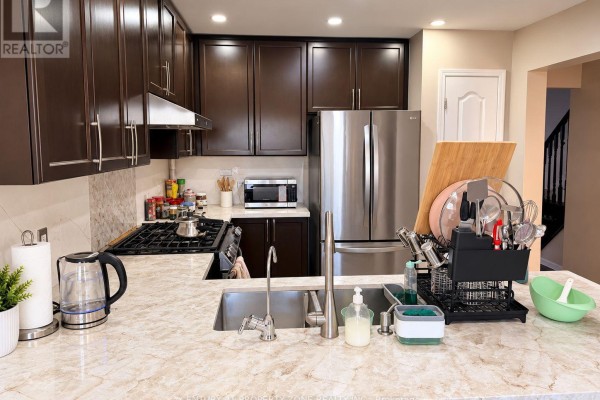 Eating area - 19 Signature Lane, Brampton, ON L7A0T2 Photo 3