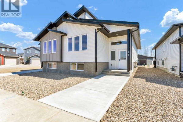 Kitchen - 19 Somerside Gate Se, Medicine Hat, AB T1B0M1 Photo 4