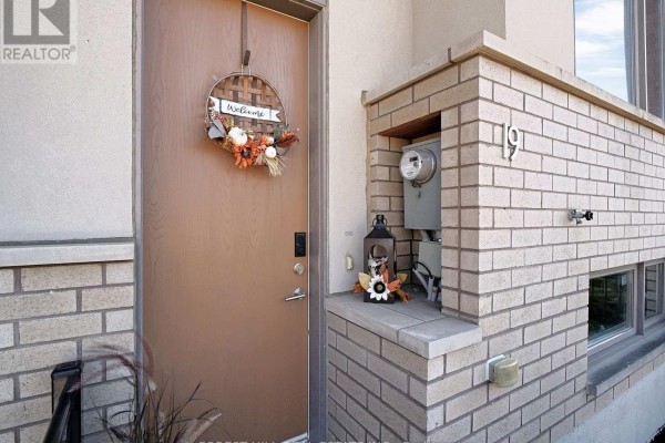 19 Stanley Greene Boulevard, Toronto, ON M3K0B1 Photo 2