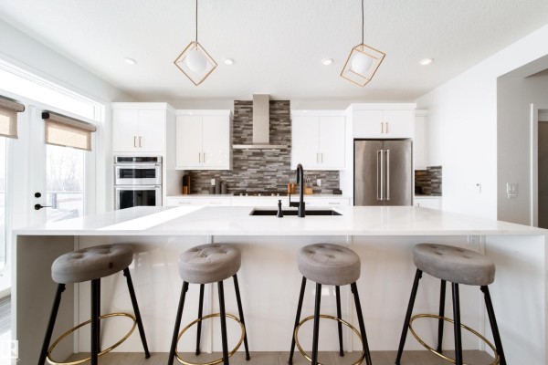 Kitchen - 19 Sturtz Pl, Leduc, AB T9E1M6 Photo 3