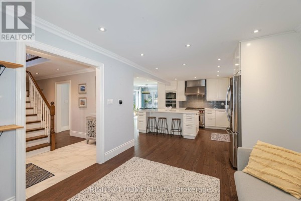 Bedroom 3 - 19 Talgarth Road, Toronto, ON M9B6H1 Photo 4