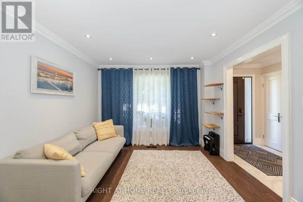 Laundry room - 19 Talgarth Road, Toronto, ON M9B6H1 Photo 5