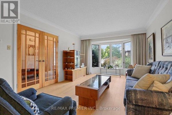 19 Temagami Court, Toronto, ON, photo 3