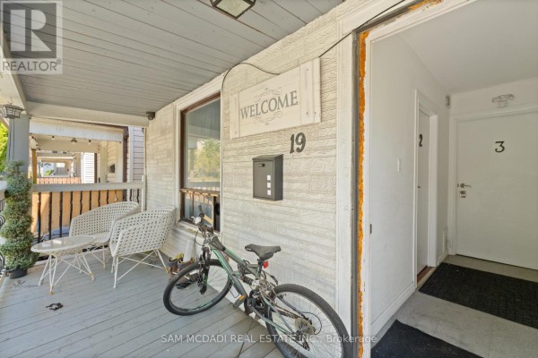 19 Toffee Court, Toronto, ON, photo 2