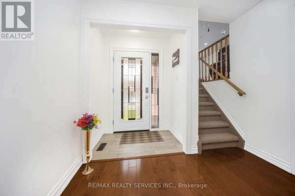 19 Wayne Nicol Drive, Brampton, ON L6X3Z2 Photo 5