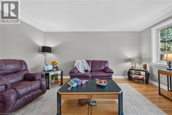 Bedroom - 19 Welbourn Drive, Hamilton, ON L9A3N1 Photo 5
