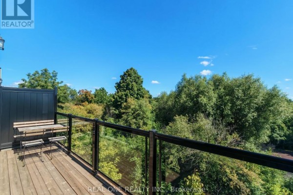 19 Woodstream Drive, Toronto, ON, photo 2
