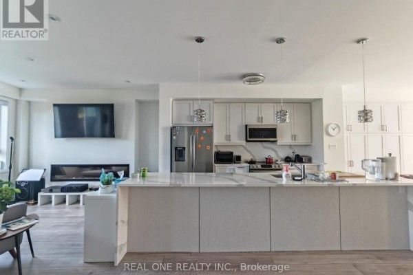 19 Woodstream Drive, Toronto, ON, photo 3