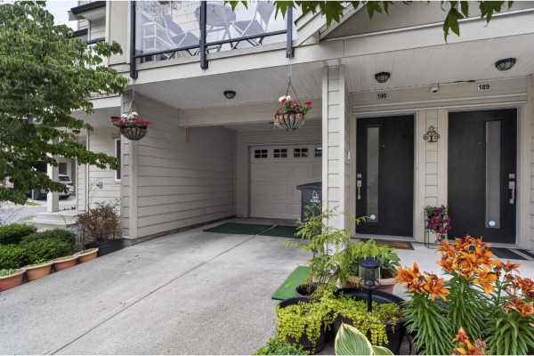 190 13898 64 Avenue, Surrey, BC V3W1L6 Photo 2