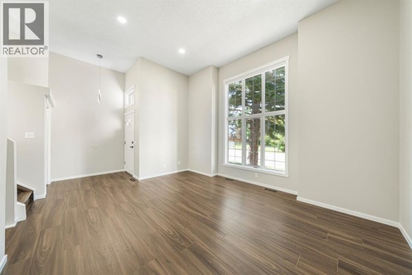 4pc Bathroom - 190 Coverdale Road Ne, Calgary, AB T3K4J7 Photo 5