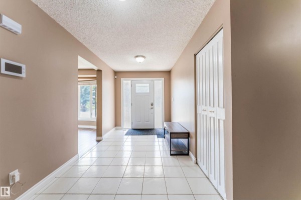 Family room - 190 Gariepy Cr Nw, Edmonton, AB T6M1A2 Photo 4
