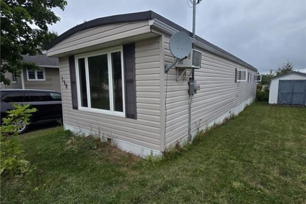 190 Lakeside Avenue, Bathurst, NB, photo 2