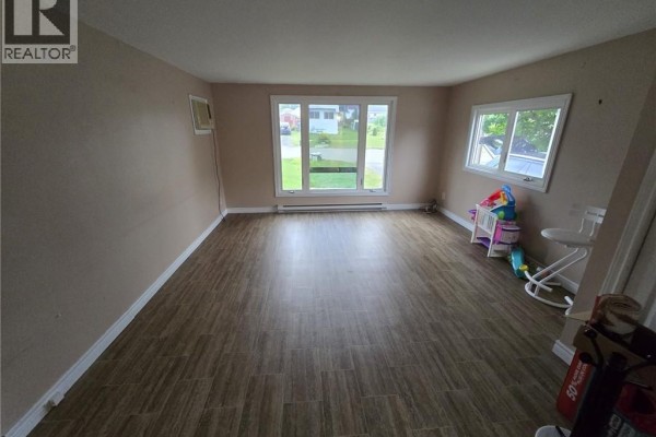 Living room - 190 Lakeside Avenue, Bathurst, NB E2A2S7 Photo 5