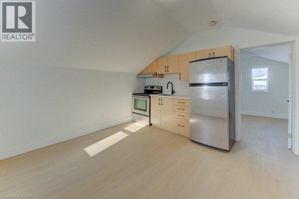190 Lancaster Street E, Kitchener, ON N2H1N4 Photo 5