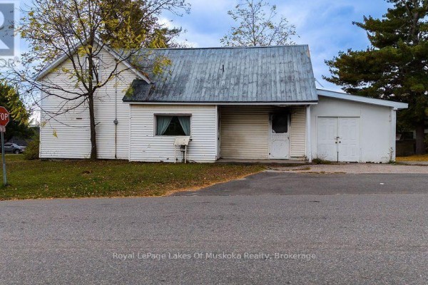 190 Phillip Street E, Gravenhurst), ON P1P1J3 Photo 3